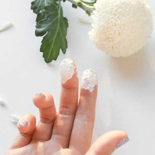 Kem ủ trắng tẩy tế bào chết